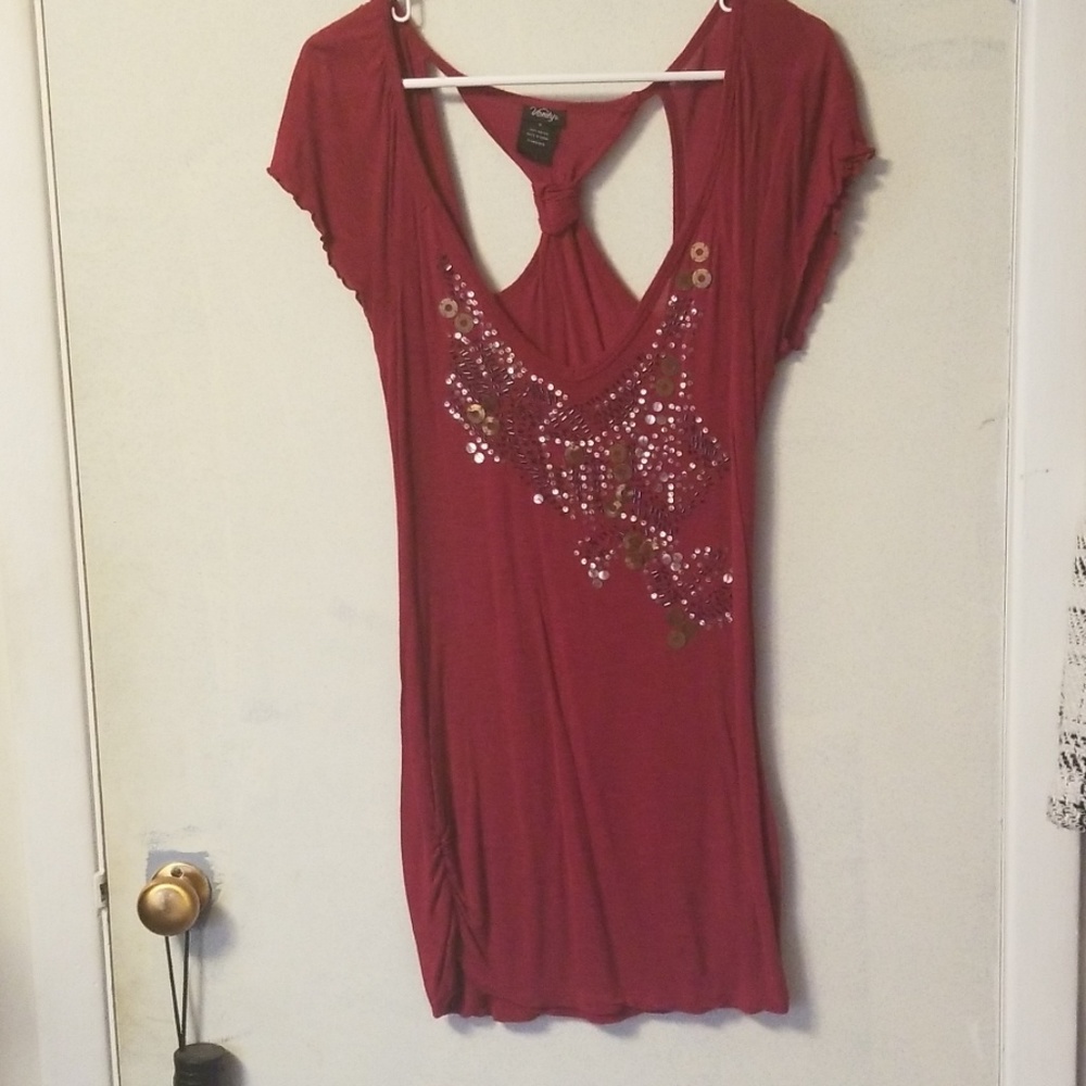 Maroon cut of back tee VANITY